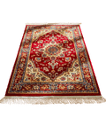 Tapis de prière premium aux lignes minimalistes et épurées de couleur Pierre de Sable, confectionné par Maison Taziri.